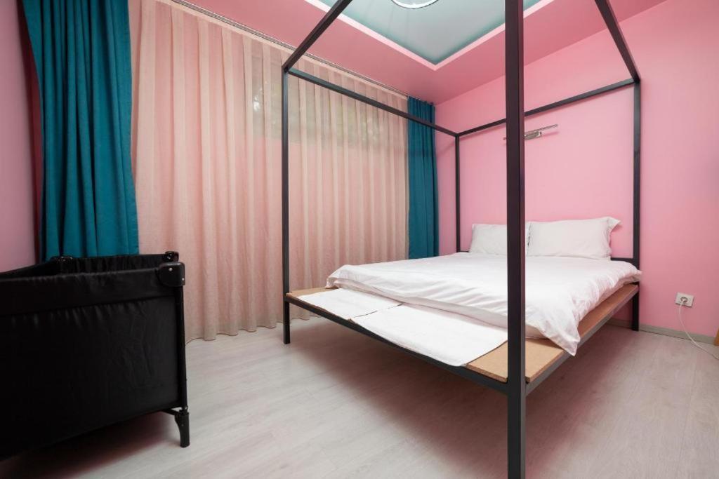 Hotel Gloria Ks Приштина Екстер'єр фото